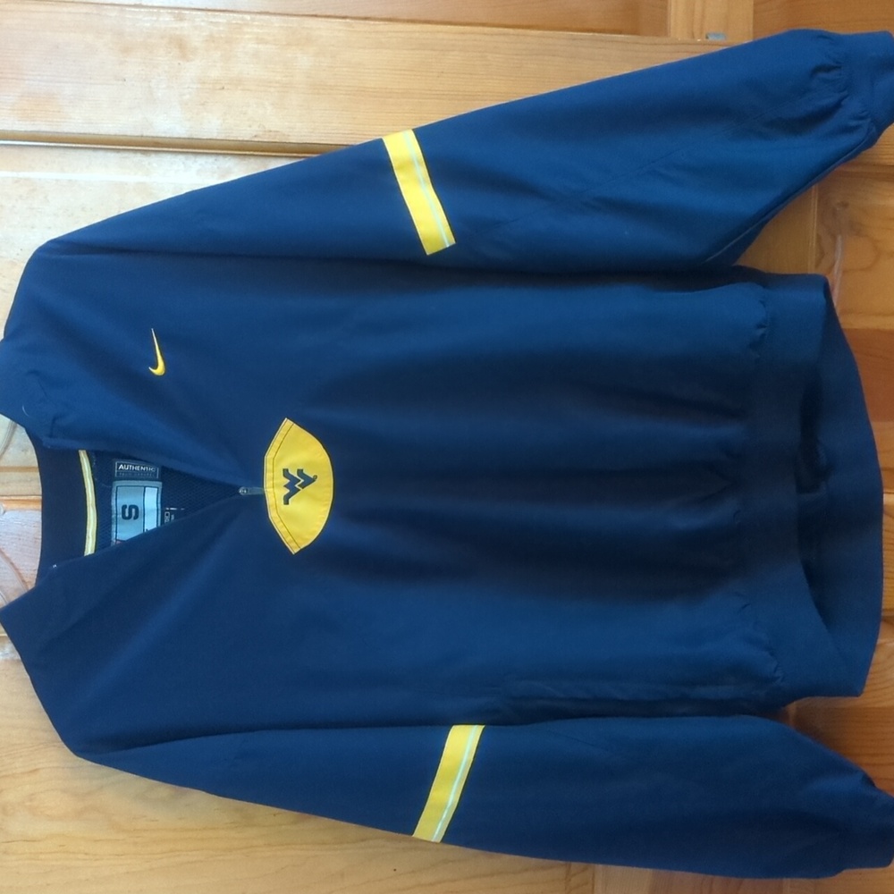 WV mountaineers windbreaker pullover small